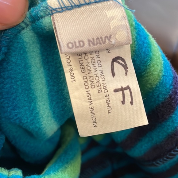 Old Navy Kids Mittens & Beanie - Picture 4 of 4